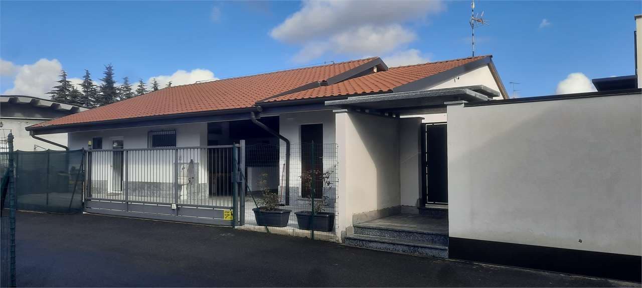 Elegante villa a Baraggia di Suno